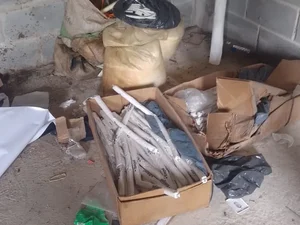 Mais de 109 kg de explosivos são encontrados em antigo prédio empresarial na parte alta