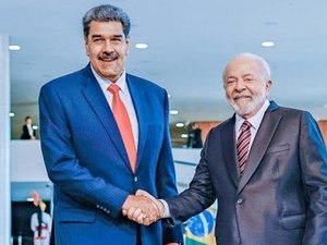 Ao lado de Maduro, Lula defende entrada da Venezuela no Brics