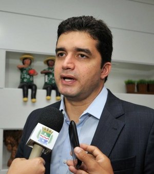 Rui Palmeira pede cassação da candidatura de Almeida e acusa governador de abuso político