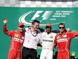 Hamilton fatura sua 62ª vitoria na Fórmula 1 e fica perto do título 2017 