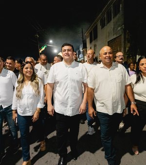 Prefeito Carlos participa da procissão de Nossa Srª da Conceição e celebra com milhares de fiéis em Rio Largo
