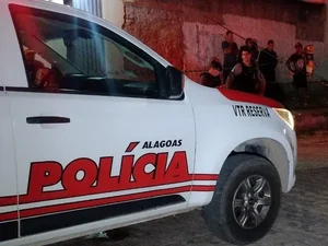 Homem é preso após agredir a própria mãe e quebrar objetos da casa em ﻿Palmeira dos Índios