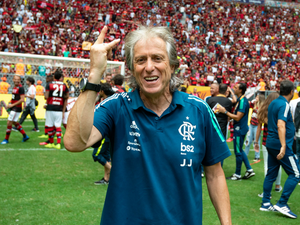 Jorge Jesus pode alcançar dois feitos de técnicos históricos no Flamengo