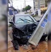 Motorista colide violentamente contra poste no Conjunto José Tenório