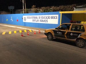 SMTT realiza manutenção de faixas de pedestre e redutores de velocidade