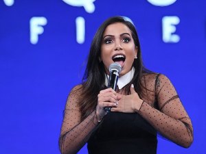 Anitta consegue na Justiça desbloqueio de R$ 2,8 milhões