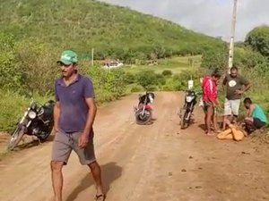 Assaltante é rendido e amarrado por agricultores após praticar assaltos no Sertão