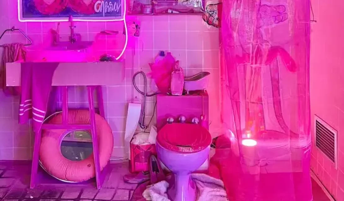 Criança se confunde e usa obra de arte como sanitário em exposição no RJ