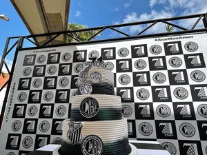 [Vídeo] ASA celebra 71 anos de fundação com bolo gigante na Praça Luiz Pereira Lima, em Arapiraca