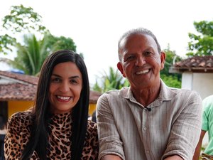 Márcia Cavalcante e Cícero Cavalcante valorizam a agricultura rural com entrega de sementes e maquinários