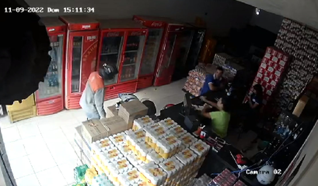 Distribuidora de bebida é assaltada em Palmeira dos Índios neste domingo (11)