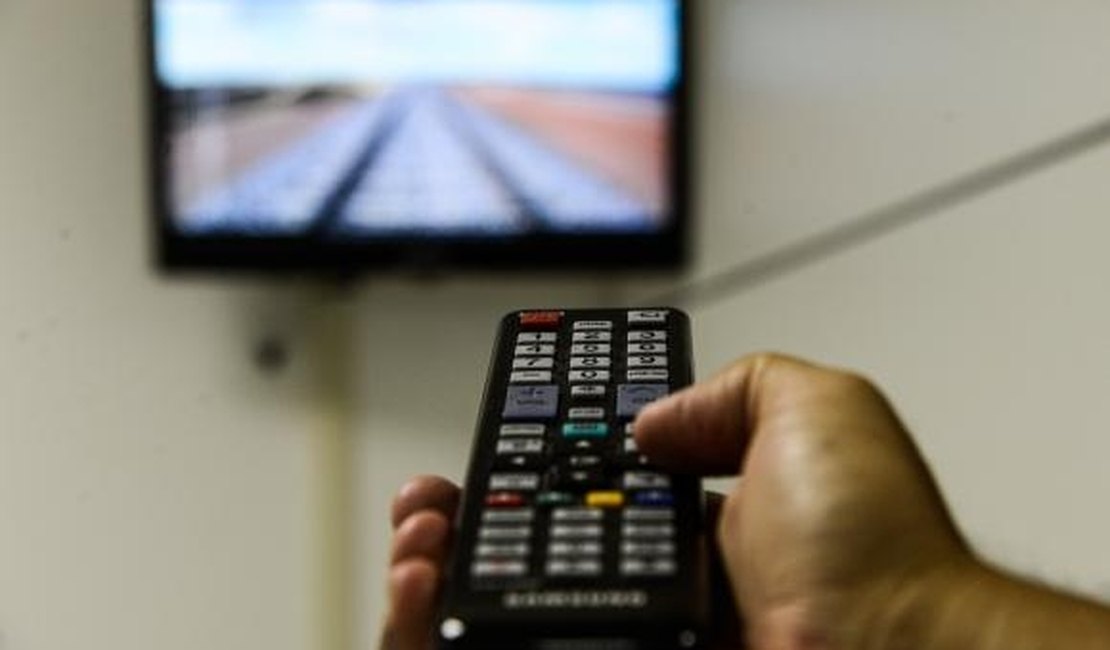 Número de usuário de TV por assinatura cai 4,3% no mês de abril em todo o país