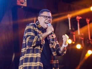 Anderson Freire emociona público na primeira noite do Festival de Inverno de Palmeira dos Índios