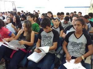 Estudantes do Cepa participam de aulão para o Enem neste sábado (01)