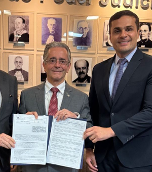 Alexandre Ayres articula com TJ e SSP execução de leis que criam cadastro de pedófilos e agressores em AL