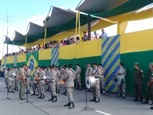 Desfile da Independência do Brasil leva 7 mil pessoas a Avenida da Paz