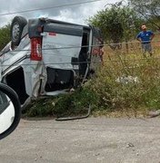 Oito vítimas de acidente com van em São José da Tapera continuam hospitalizadas