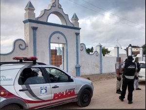 Suspeito de matar jovem em frente de cemitério é preso enquanto jogava bola