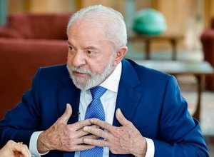 Lula sanciona lei que combate 'adultização' de crianças na internet