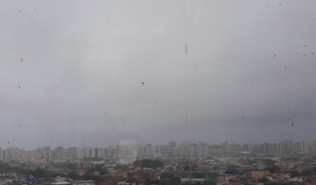 Semana começa com possibilidade de chuvas em Maceió