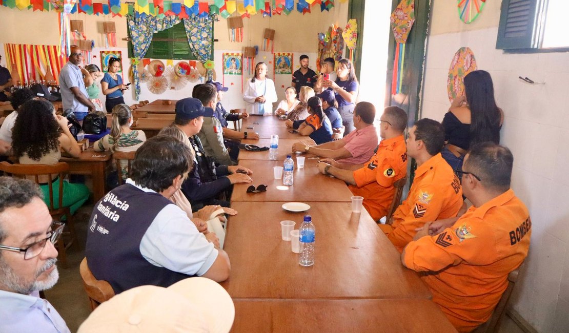 Prefeita Tia Júlia se reúne com equipe de segurança e organização para ajustes finais do FIPI