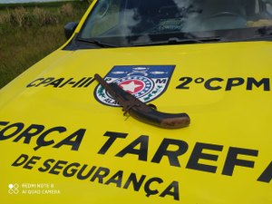 Passageiro é flagrado com arma de fogo em Novo Lino