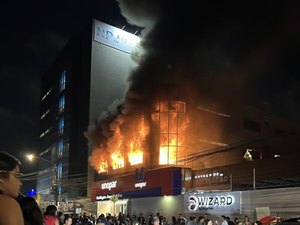 Fakenews criada com Inteligência Artificial sobre incêndio em faculdade causa alvoroço em Arapiraca