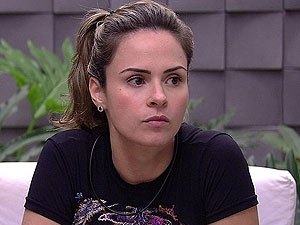 Irmã de Ana Paula desabafa sobre expulsão: 'Ela própria já é um tapa na cara'