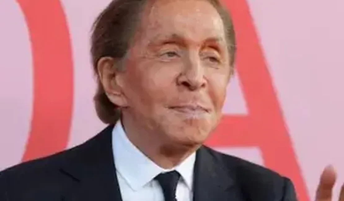Morre Valentino Garavani, estilista italiano, aos 93 anos
