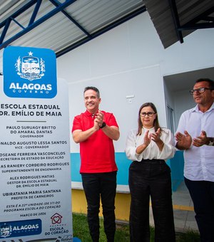 Governo entrega escola, pavimentação de ruas e nova sala do Saúde Até Você Digital em Carneiros