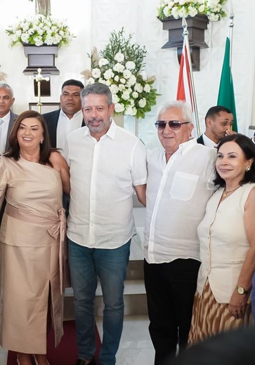 Prefeita Socorrinho expressa apoio a Arthur Lira na festa de 68 anos de Jacaré dos Homens