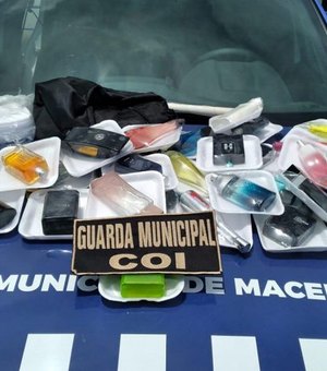 Guarda Municipal prende homem vendendo perfumes falsificados na Praça Deodoro