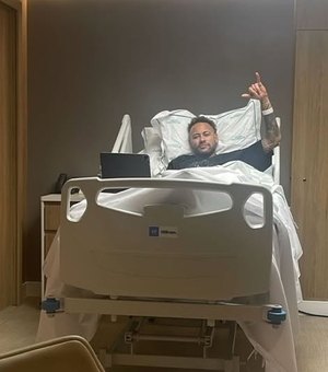 Neymar recebe alta e deixa hospital em Nova Lima após cirurgia no joelho