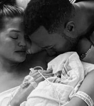 John Legend e Chrissy Teigen perdem bebê após parto prematuro