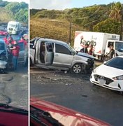 [Vídeo] Colisão frontal deixa uma pessoa gravemente ferida na BR-316, em Satuba