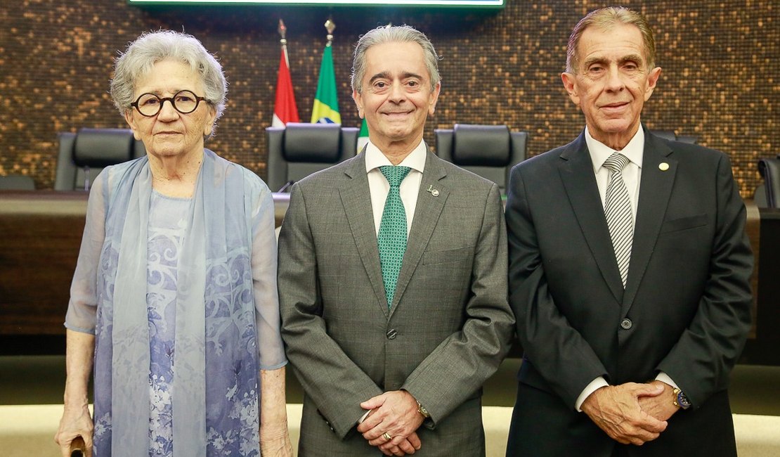 TJAL se despede dos desembargadores Elisabeth Carvalho e Orlando Rocha