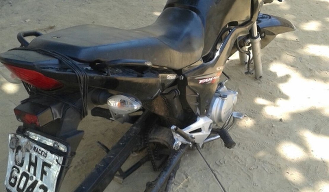 Motocicleta roubada é recuperada pela polícia na capital