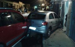 Médica bateu fortemente na traseira do carro estacionado
