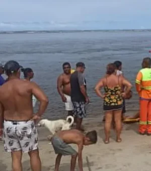 Jovem de 29 anos  é socorrido após se afogar na Praia da Barra Nova