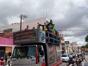[Vídeo] Empresários que querem ‘voltar ao trabalho’ fazem carreata em Arapiraca