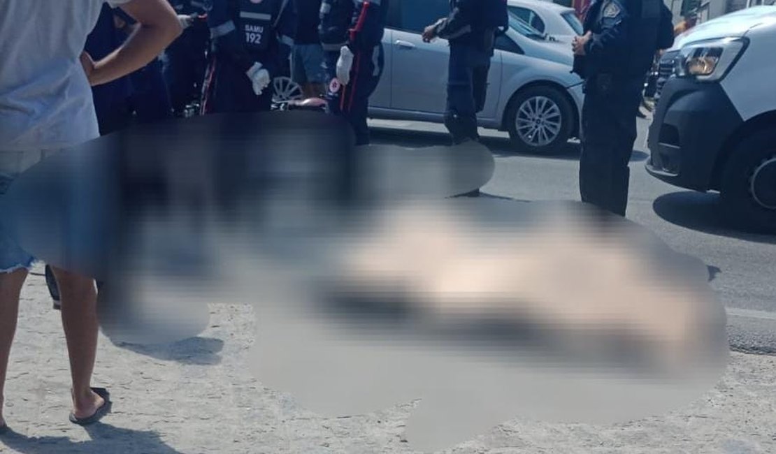 Motociclista e passageira morrem após moto ser atingida por caminhão na Av. Menino Marcelo