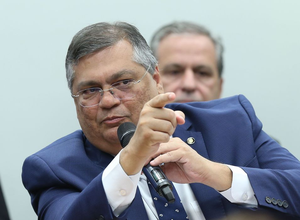 Só teremos escolas seguras com regulação da internet, diz ministro