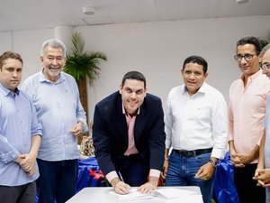 Servir às pessoas é uma missão muito nobre, afirma prefeito de Palmeira dos Índios