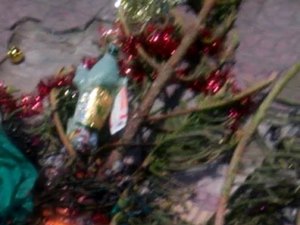 Árvore de Natal montada por jovens em Olho D´agua das Flores é destruída
