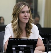 Cibele Moura pede que Governo disponibilize fones antirruídos em locais de atendimento ao público