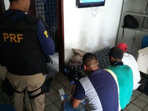 PRF prende 11 por roubo de carga, contrabando de cigarros e outros crimes