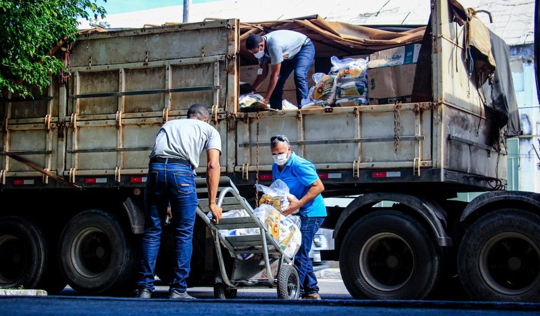 Prefeitura de Maceió recebe mais de mil cestas básicas do Grupo Carrefour