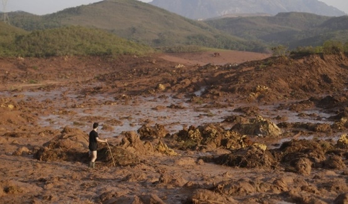 MP entra com ação pedindo que Samarco elimine vazamento de lama em 5 dias