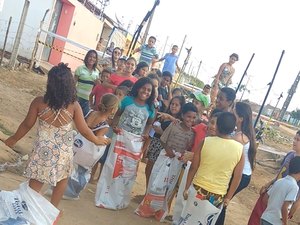Projeto social realiza ação do Dia das Crianças em comunidade de Arapiraca