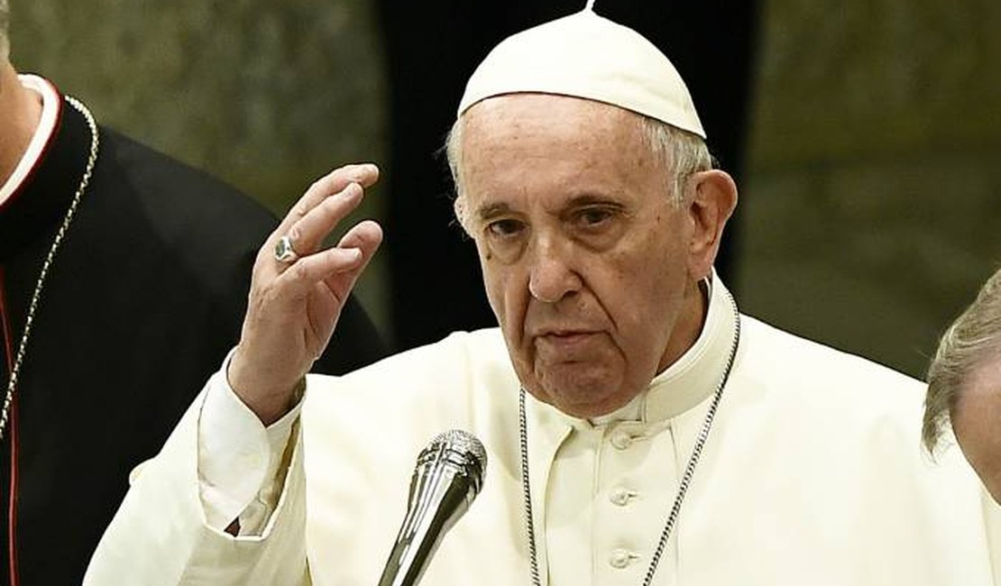 Papa descarta permitir padres casados na Amazônia